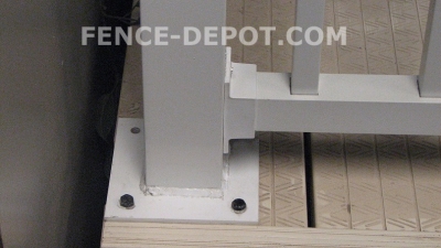 welded-plate-deck-mount-on-aluminum-railing