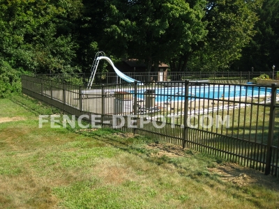 aluminum-doggie-fence-on-a-slope