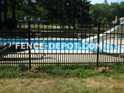 aluminum-doggie-panel-fence-with-smoothtop