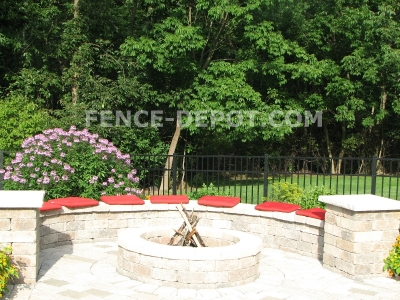aluminum-fence-around-a-patio