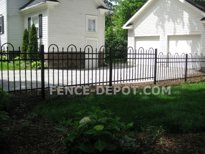 aluminum-fence-stair-stepped