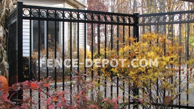 black-saybrook-ornamental-aluminum-fence-with-rings