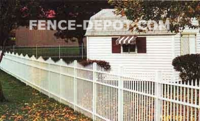 newport-scalloped-aluminum-fence