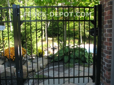 saybrook-gate