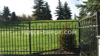 smoothtop-black-aluminum-fence