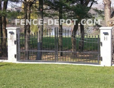 wrought-iron-driveway-gate-on-columns