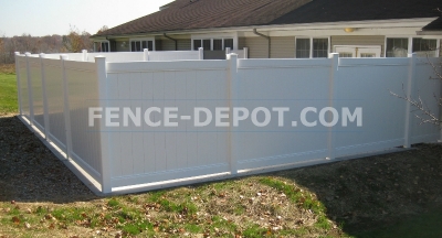 vinyl-privacy-fence