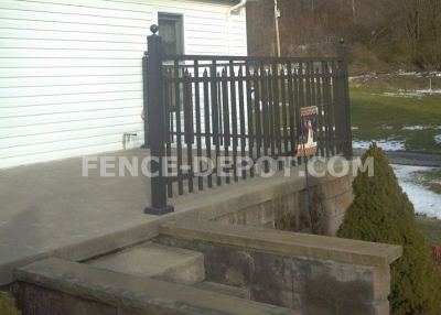 aluminum-deck-railing-with-cover-plate